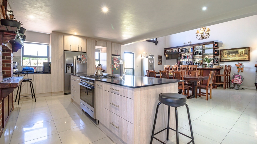 6 Bedroom Property for Sale in Stellenbosch Farms Western Cape